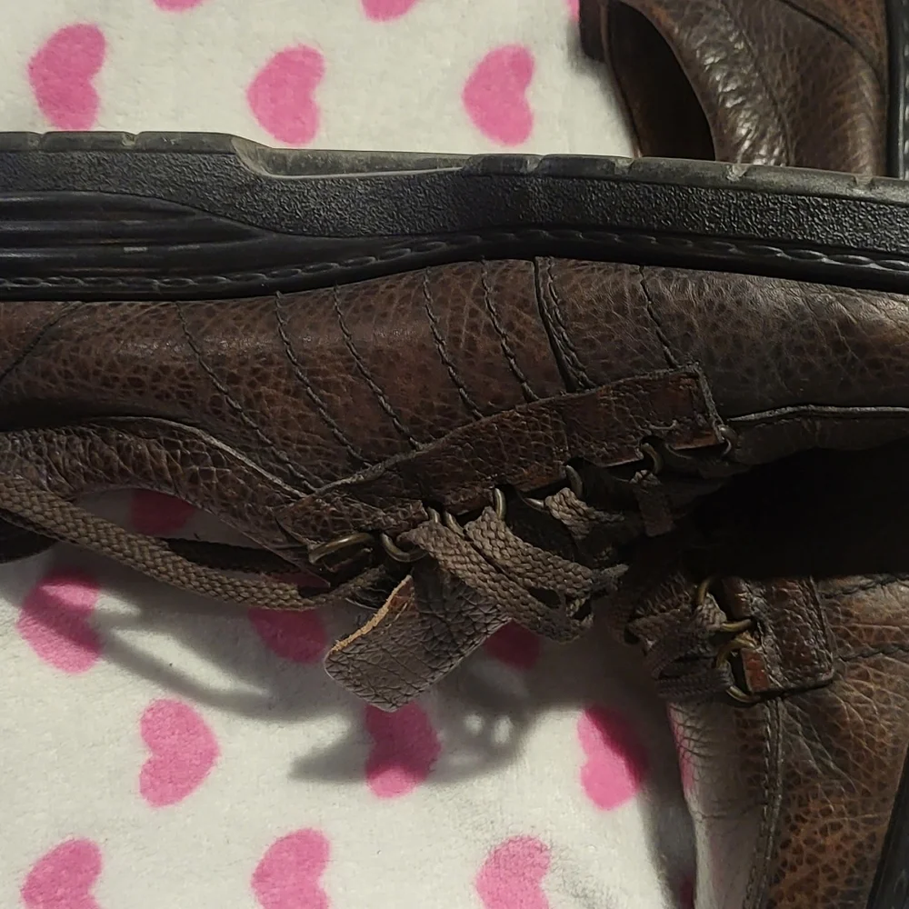 Shoe - Picture 8 of 14